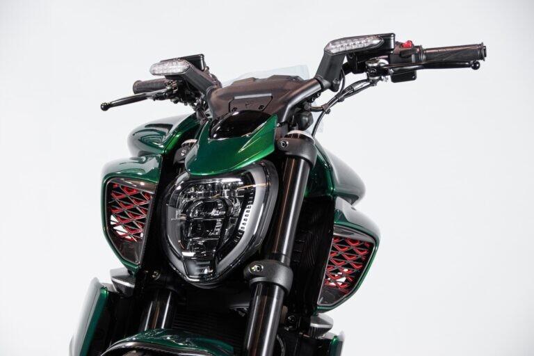 2024 DUCATI DIAVEL V4 BENTLEY - RDS01403