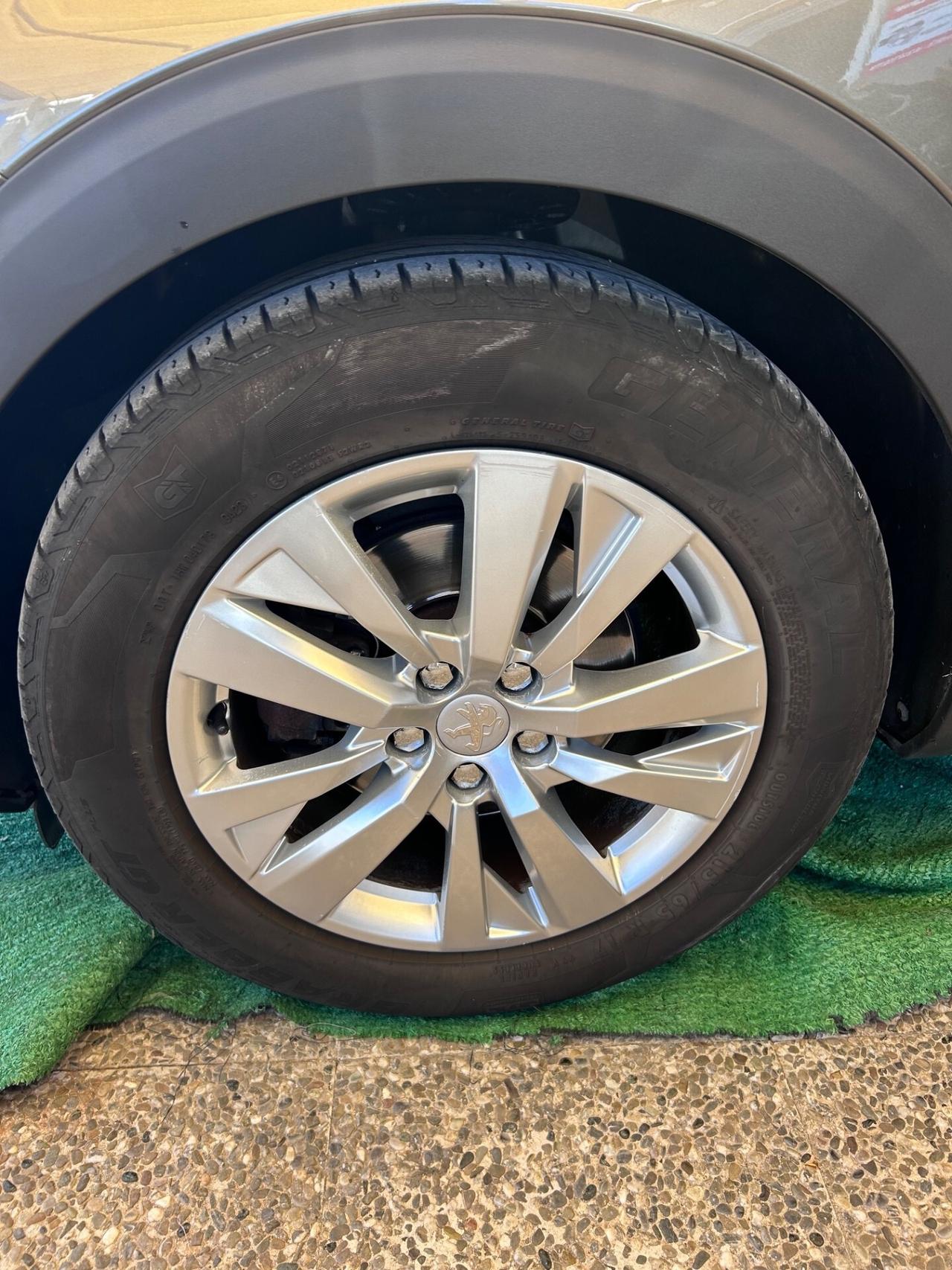 Peugeot 3008 BlueHDi 120 S&S Business