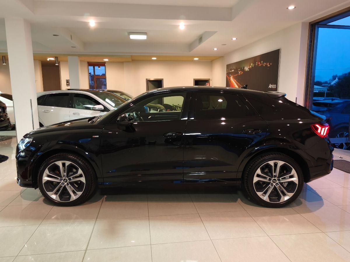 AUDI Q3 Sportback SPB 40 TDI Identity Black S-line