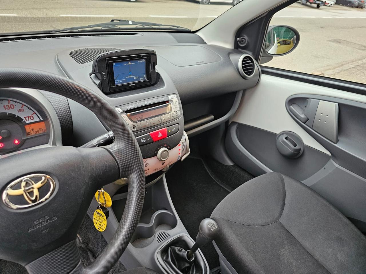 Toyota Aygo 1.0 68cv Now Connect*Clima*Navi*Cerchi*Neopatentati