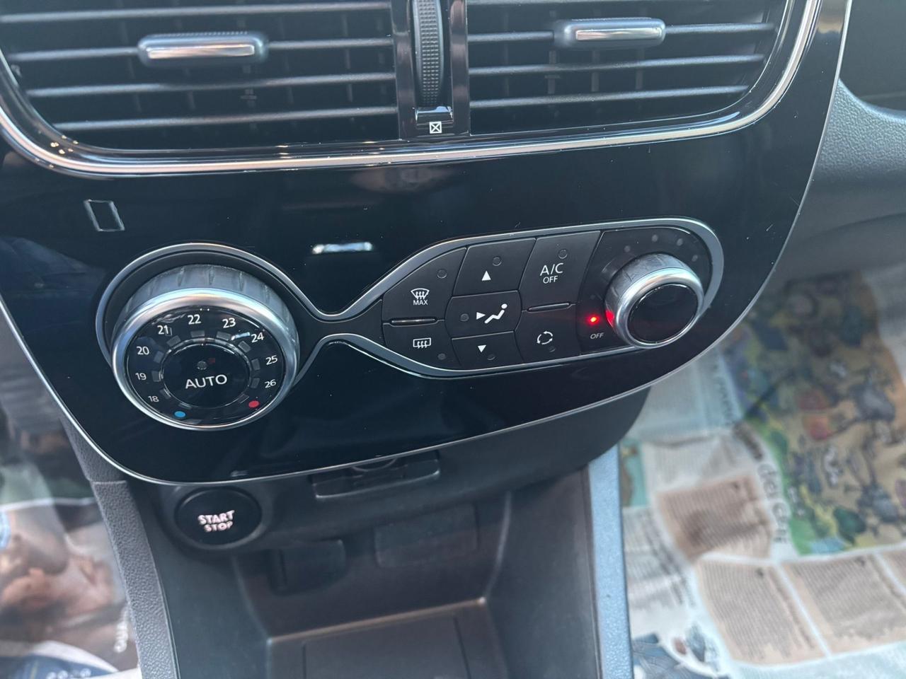 Renault Clio dCi 8V 90 CV 5 porte Moschino Intens