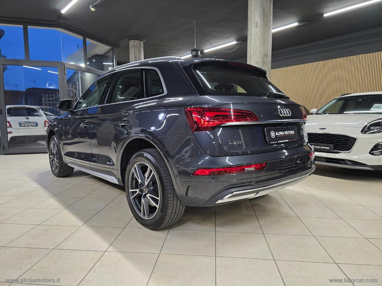 AUDI Q5 40 TFSI quattro S tronic Business Adv