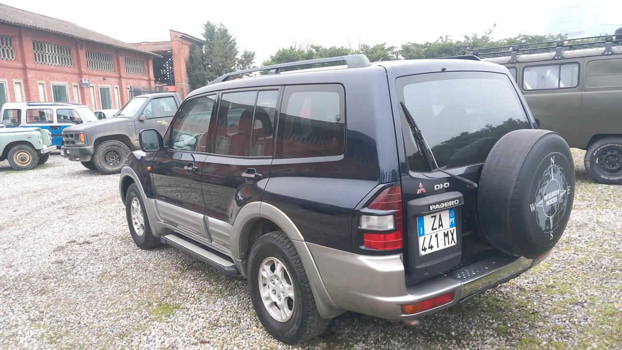 Mitsubishi Pajero 3.2 16V DI-D 5p. GLS1 7 posti