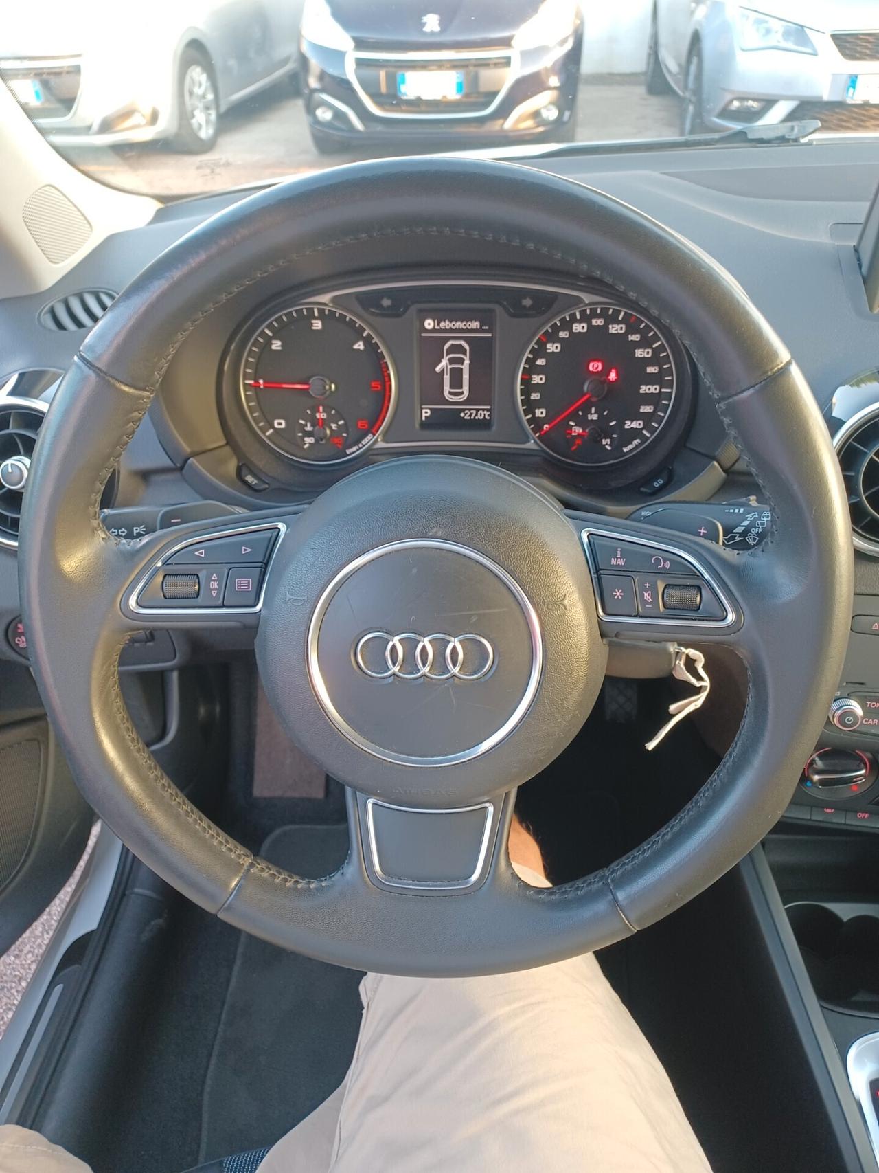 Audi A1 SPORTBACK 1.6 TDI S TRONIC LED BIXENO PDC