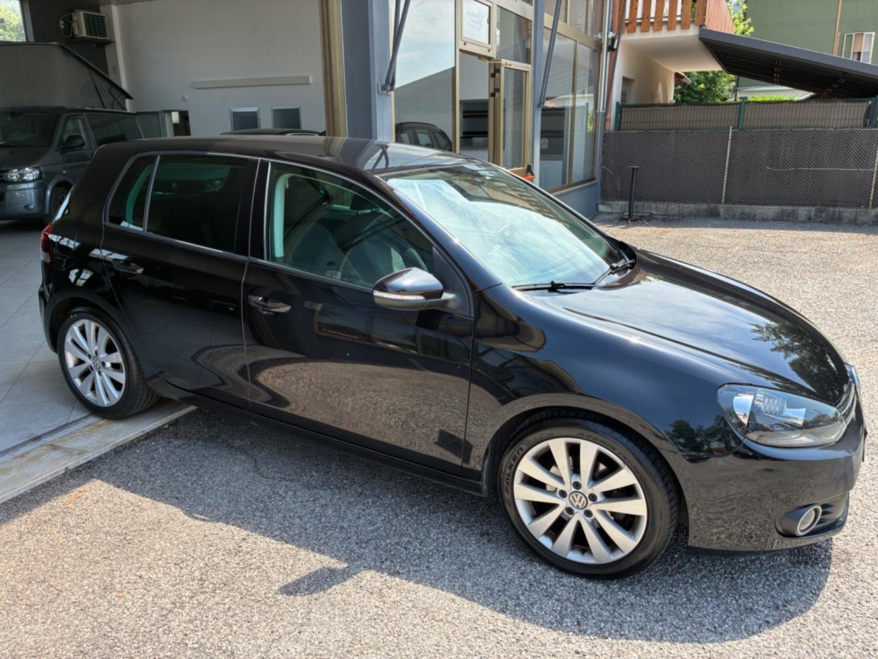 Volkswagen Golf 2.0 TDI 110 cv Highline - 5 porte