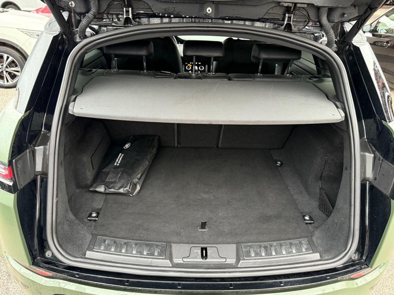 Evoque 2.0D I4-L.Flw 150CV AWD- R-Dynamic HSE-unipro