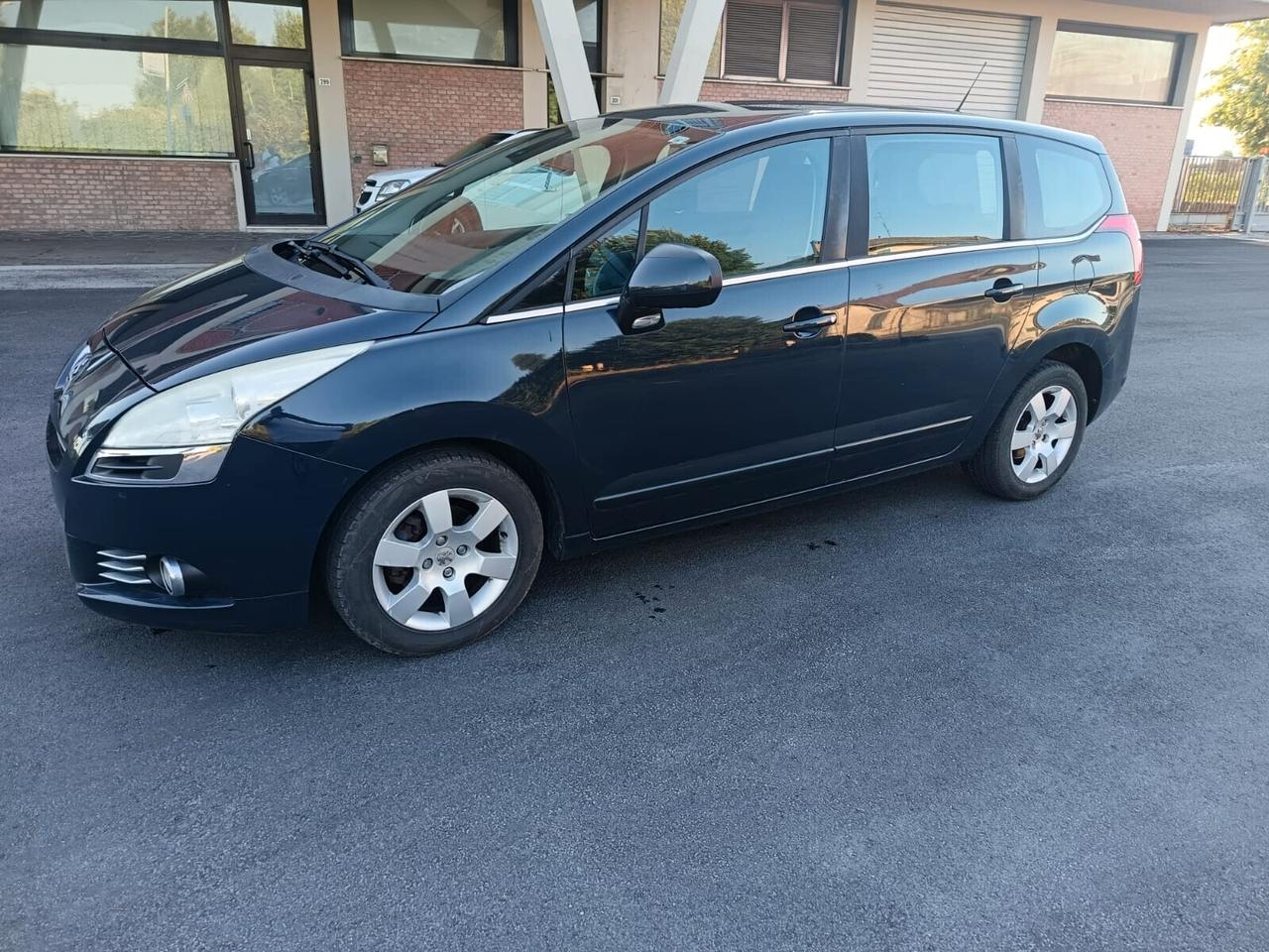 Peugeot 5008 1.6 HDi 112CV Business