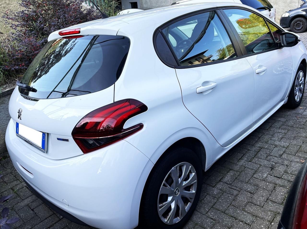 Peugeot 208 Active 5p 1.0 VTI 68Cv E6 Neopatentati