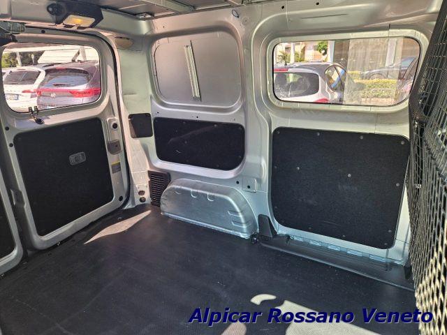 NISSAN NV200 1.6 Combi (N1)