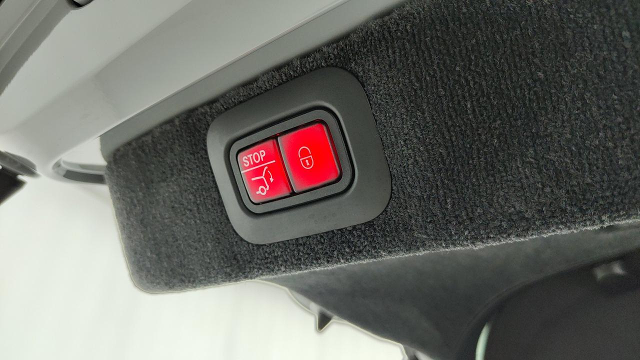 ASTON MARTIN DBX707 4.0 auto