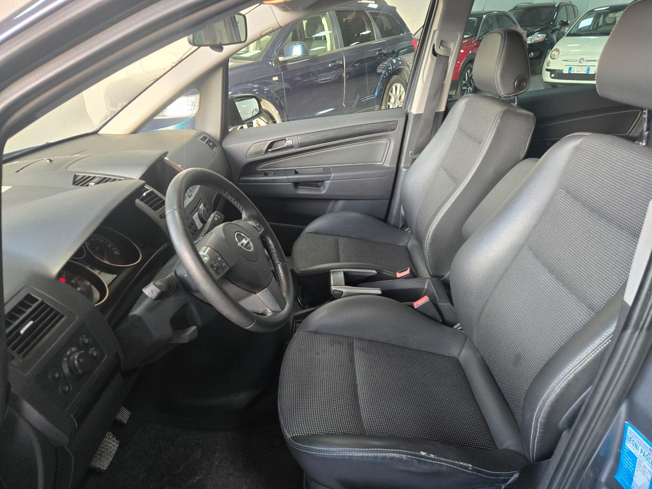 Opel Zafira 1.8 16V VVT Cosmo