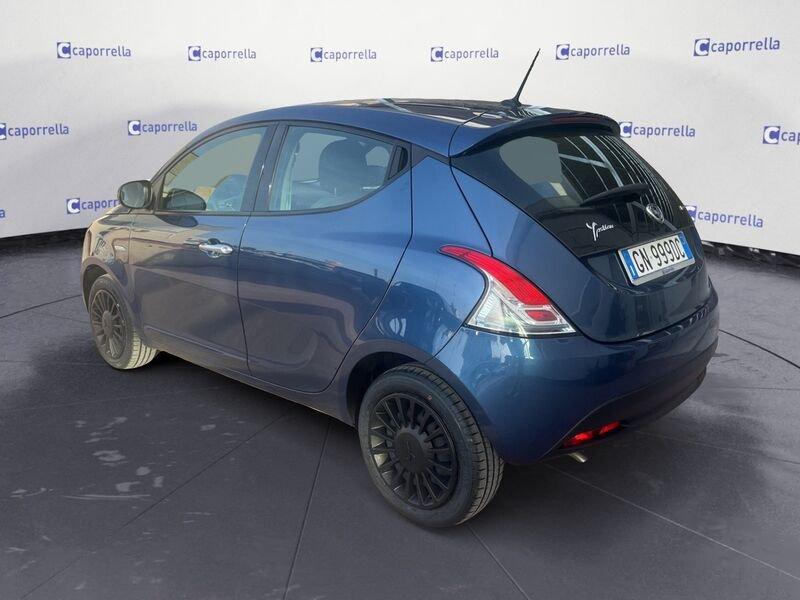 Lancia Ypsilon 1.0 FireFly 5 porte S&S Hybrid Silver