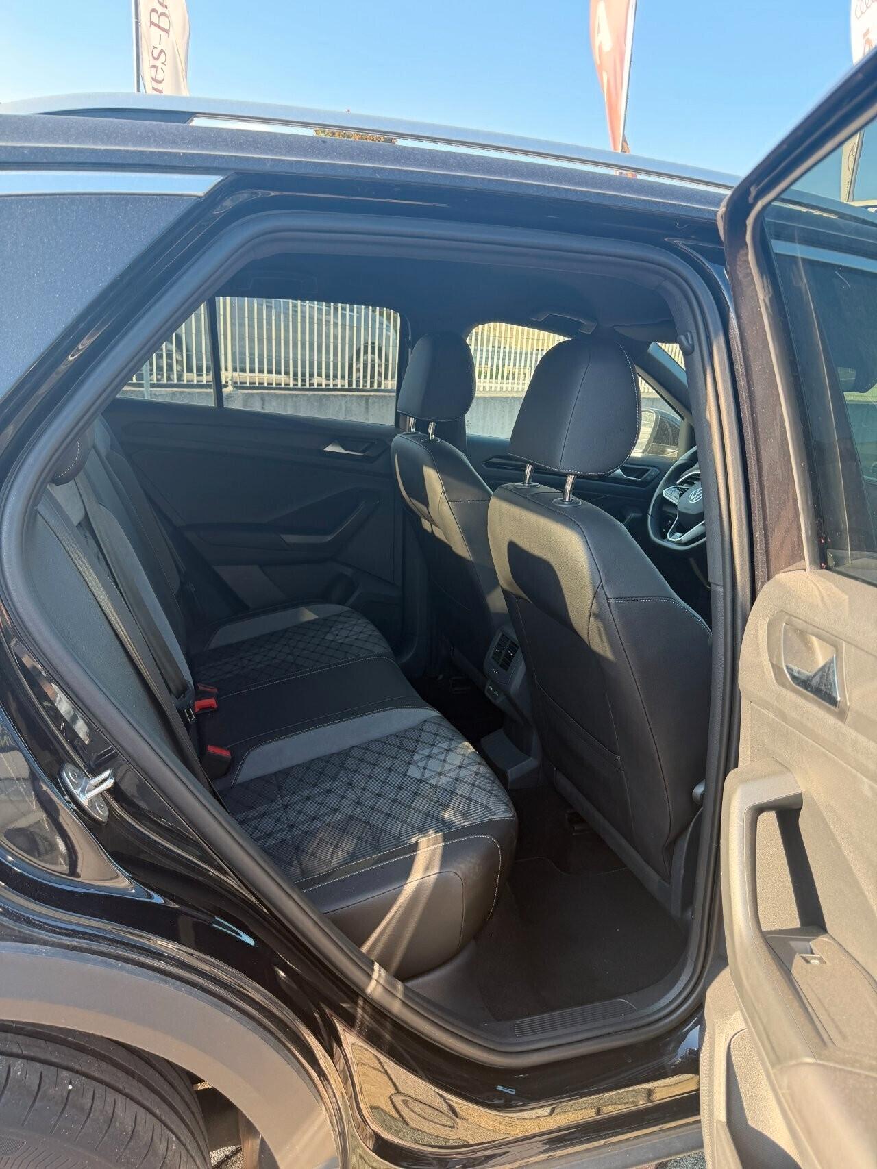 VW T-ROC 2.0 TDI SCR R-Line Neo patentati