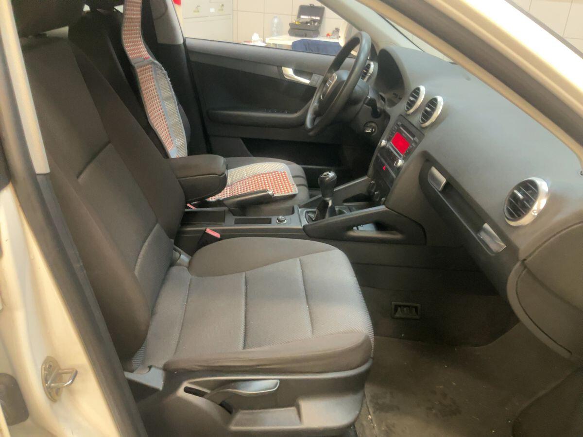 Audi A3 SPB 1.6 TDI Young Edition