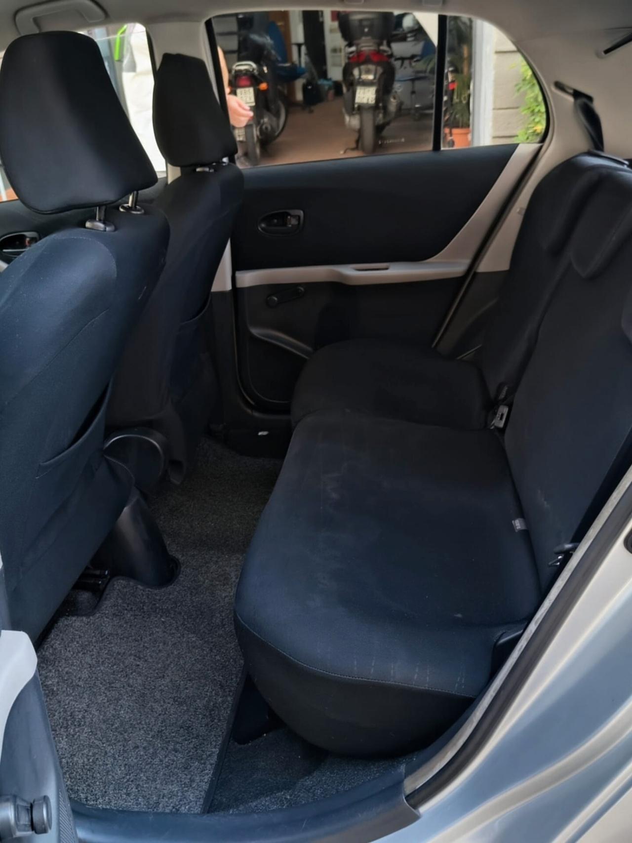 Toyota Yaris 1.0 5 porte