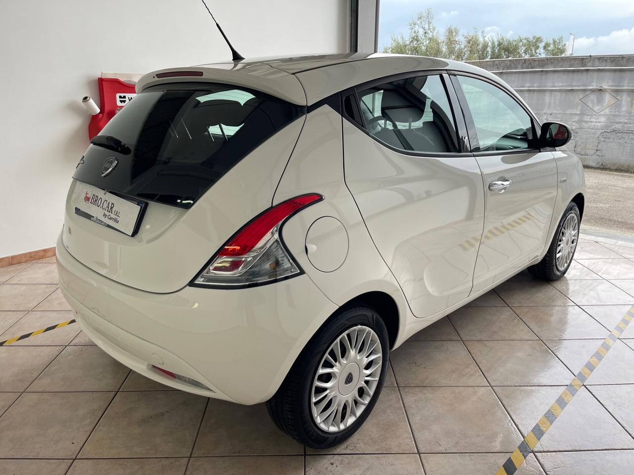 Lancia Ypsilon 1.2 69 CV 5 porte GPL Ecochic Gold NO VINCOLO DI FINANZIAMENTO