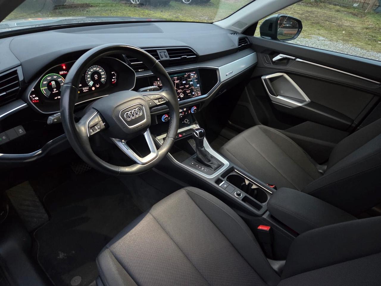 Audi Q3 45 TFSI e S tronic Hybrid