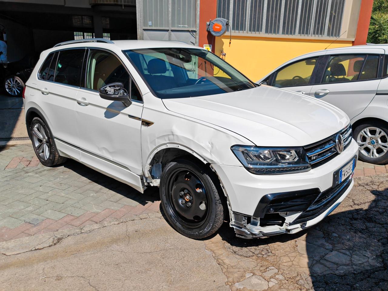 Volkswagen Tiguan R-Line incidentata/sinistrata