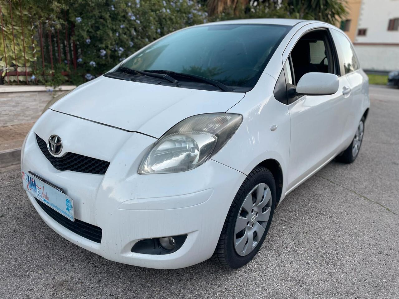 Toyota Yaris 1.4 D-4D DPF 3 porte Sol