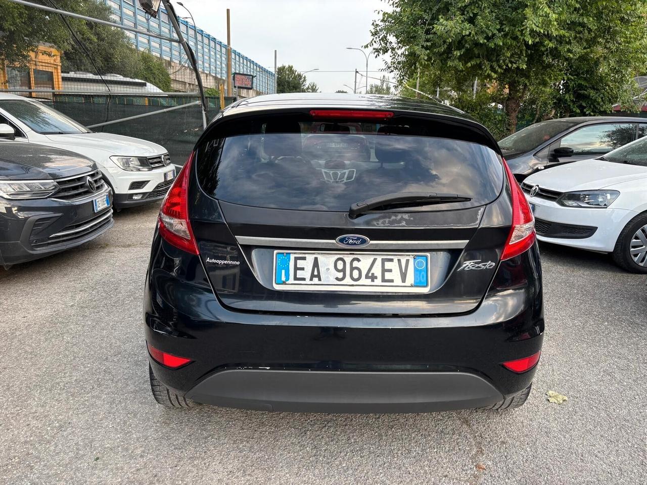 Ford Fiesta 1.4 5 porte GPL Titanium OK Neopatentati
