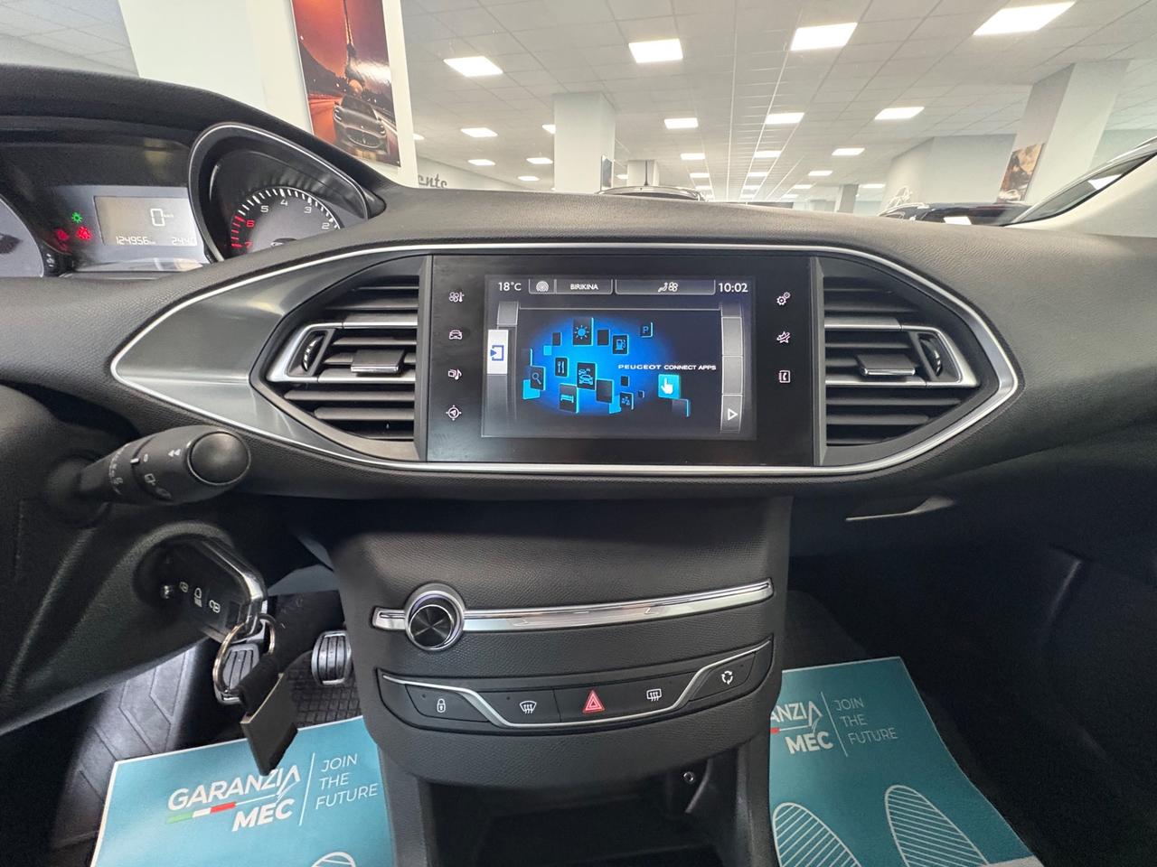 Peugeot 308 1.2 benzina 110cv 2016 neopatentati