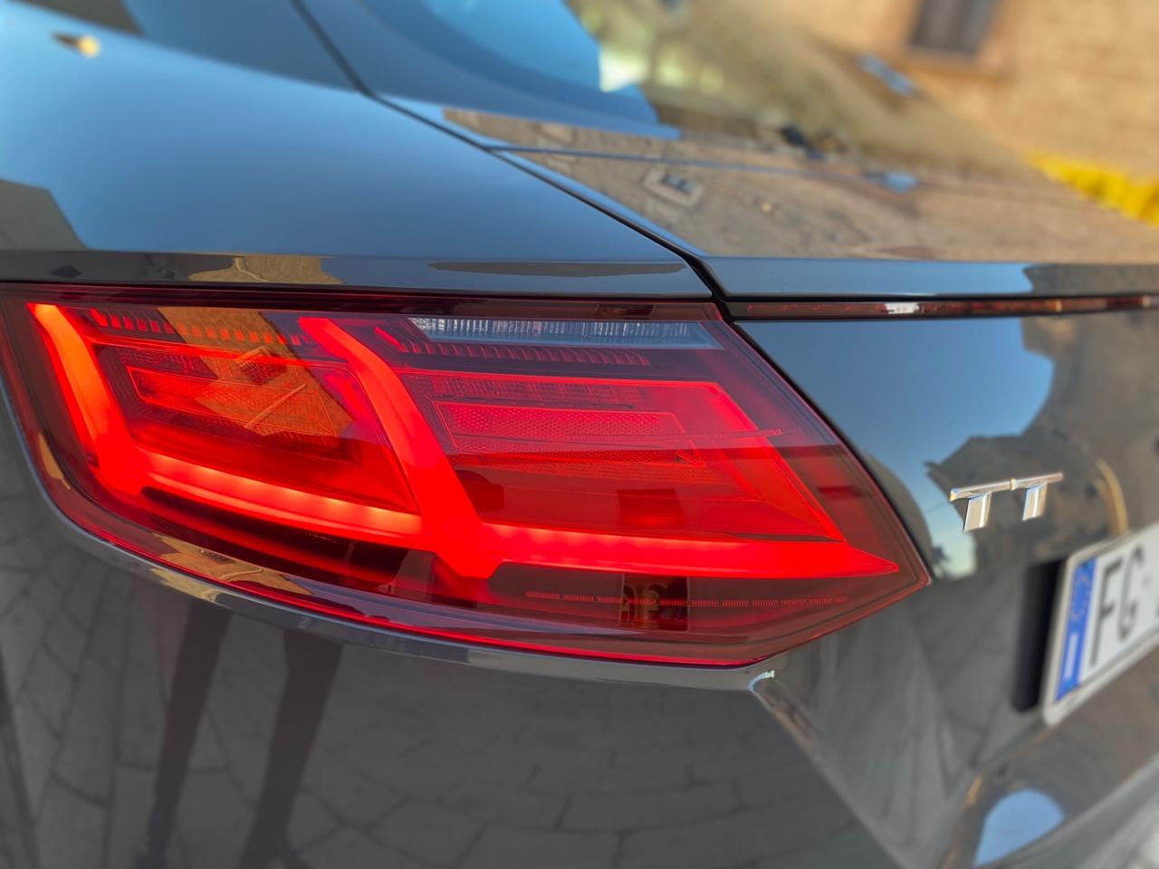 Audi TT Coupé 1.8 TFSI S line