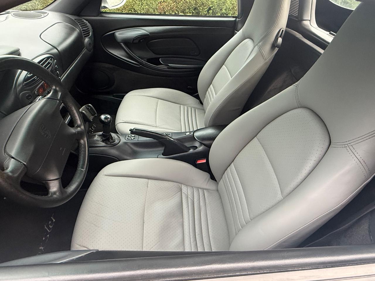 Porsche Boxster 2.5i 24V cat