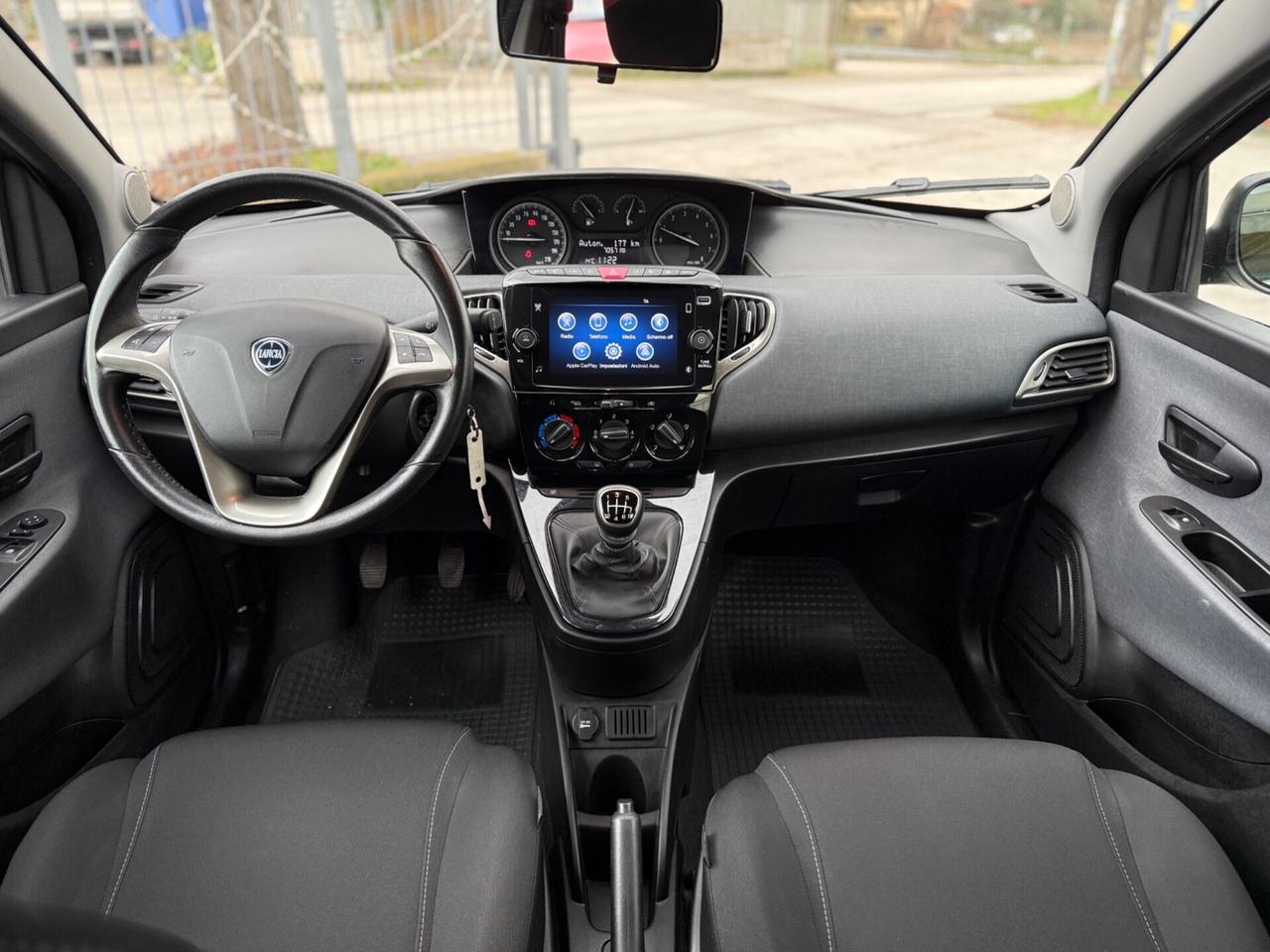 Lancia Ypsilon 1.0 FireFly S&S Hybrid Ecochic Gold