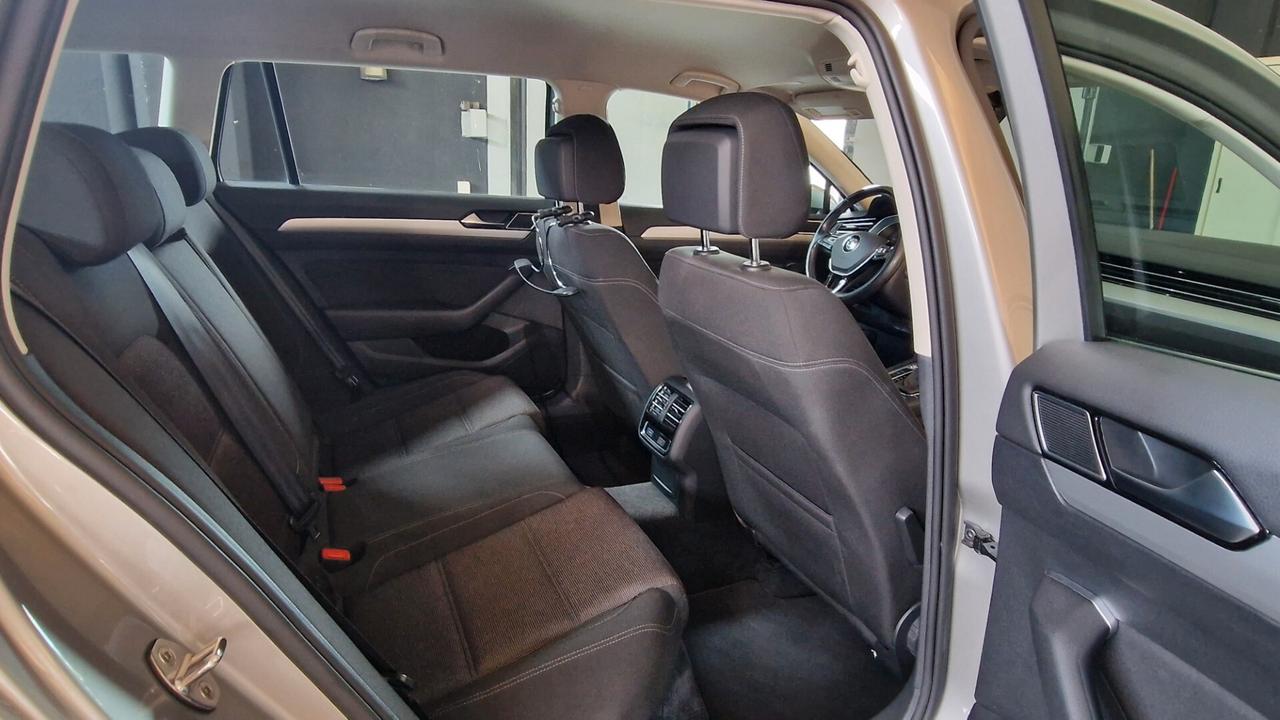 Volkswagen Passat Variant 1.6 TDI DSG Comfortline BlueMotion Tech.