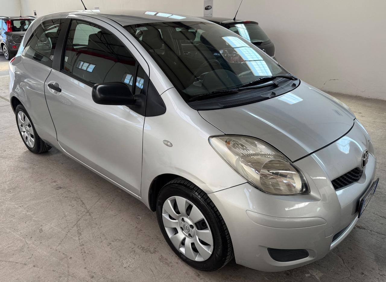Toyota Yaris 1.0 Benzina 69Cv 3 porte - 2011