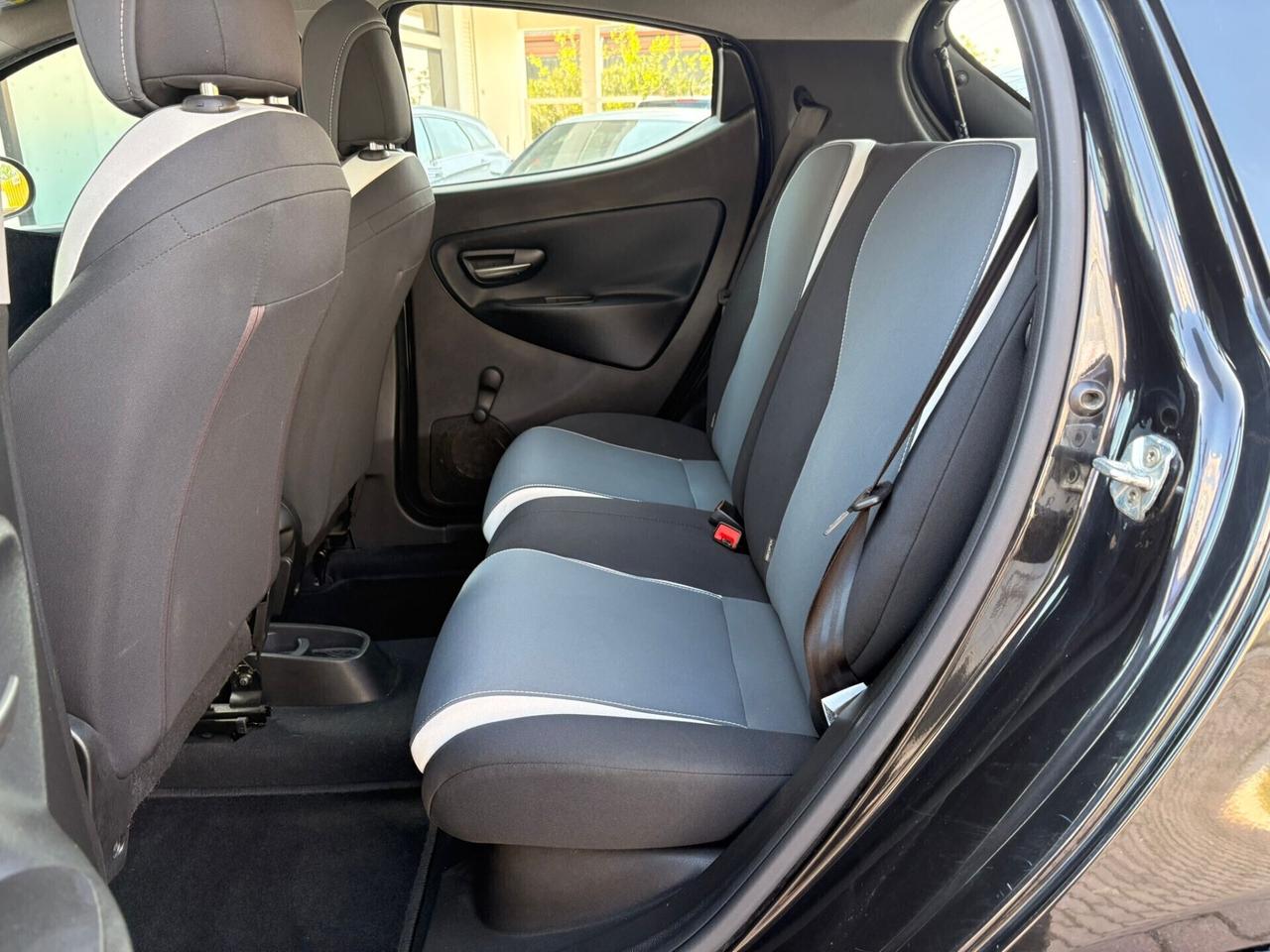 Lancia Ypsilon 1.2 69 CV 5 porte Elefantino
