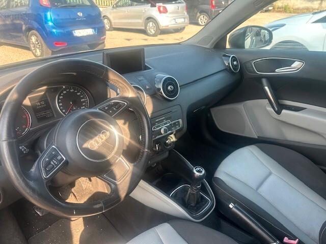 Audi A1 1.6 TDI 105 CV Ambition - 2011