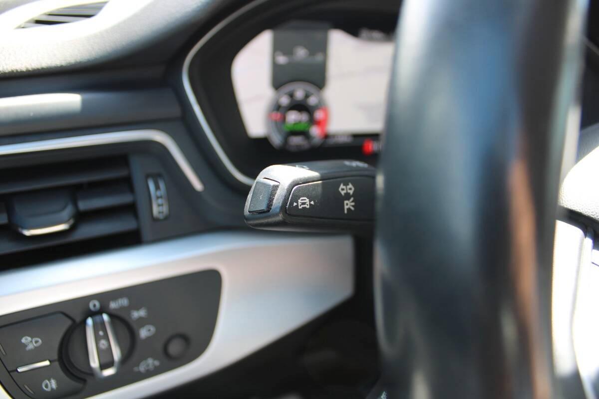 Audi A4 Avant 30 2.0 tdi mhev Business Advanced 136cv s-tronic