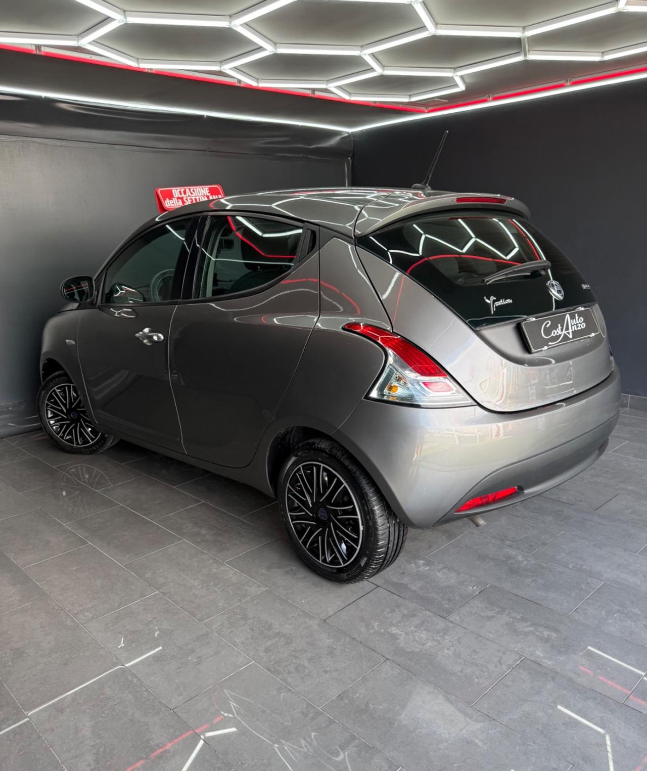 Lancia Ypsilon 1.0 Hybrid Ecochic Gold 2022