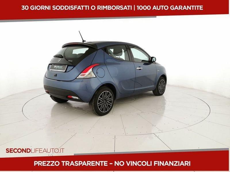 Lancia Ypsilon 1.0 firefly hybrid Silver s&s 70cv 5p.ti