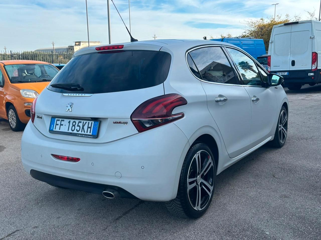 Peugeot 208 BlueHDi 100 5p. GT Line ICE White 150 ESEMPLARI