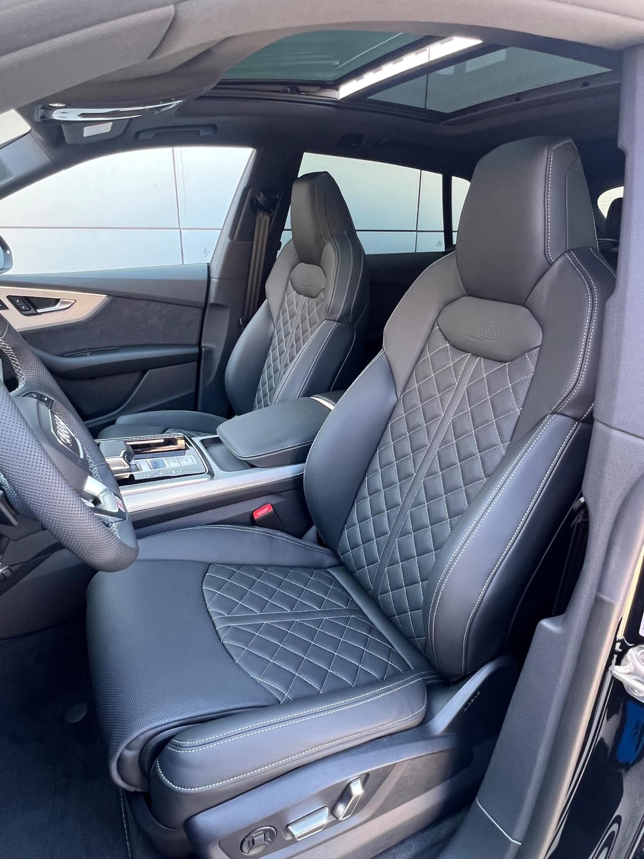 Audi Q8 50 TDI S-Line possibilità noleggio no scoring