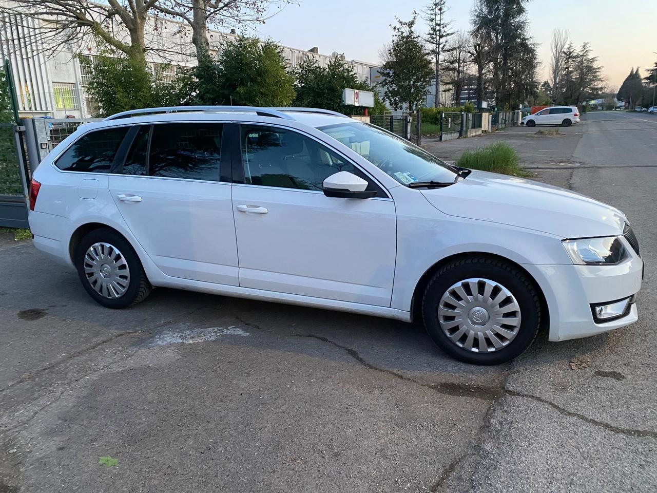 Skoda Octavia 2.0 DSG WAGON STILE 110kW