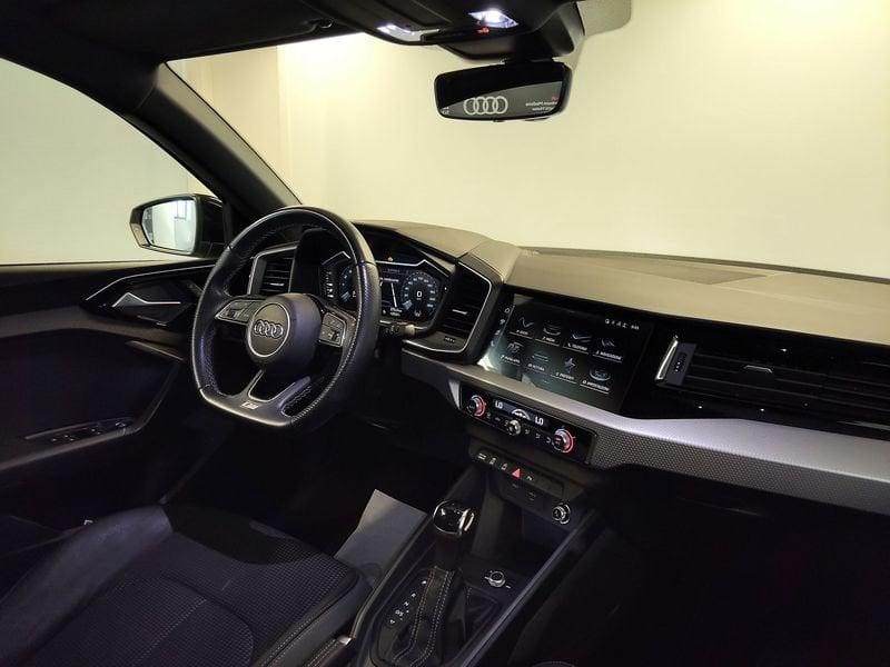 Audi A1 citycarver 30 TFSI S tronic Identity Contrast