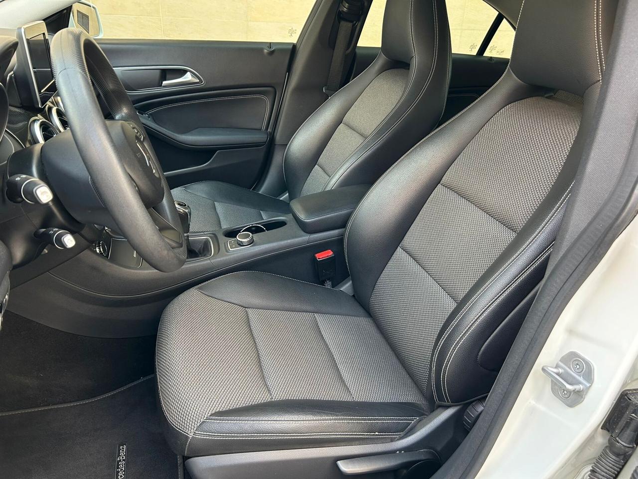 Mercedes-benz CLA 180 d "73.000 KM"
