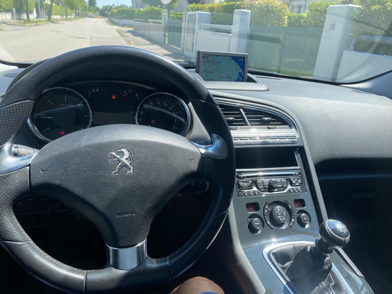 Peugeot 5008 2.0 HDi 150CV Business