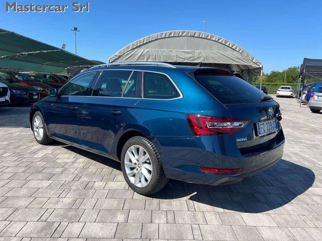 SKODA Superb Superb Wagon 2.0 tdi Executive 150cv dsg - FZ228JC