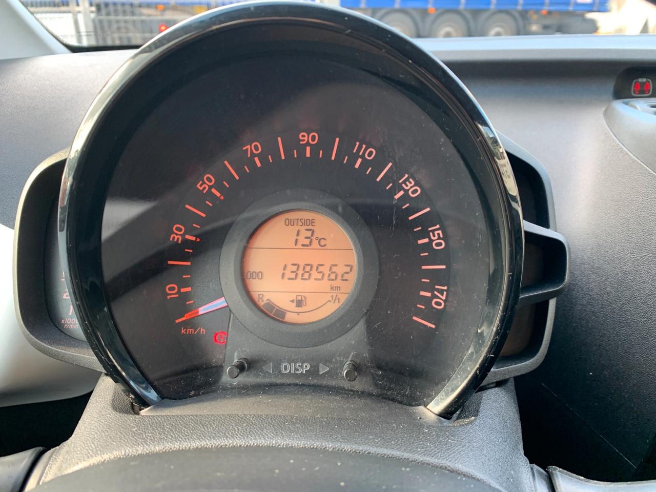 Toyota Aygo 1.0B 69 CV 5P X-PLAY