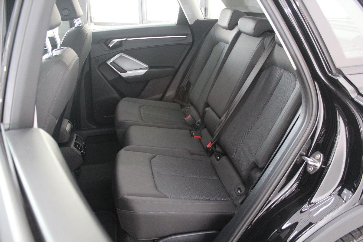 AUDI - Q3 - 35 TDI S tronic Business