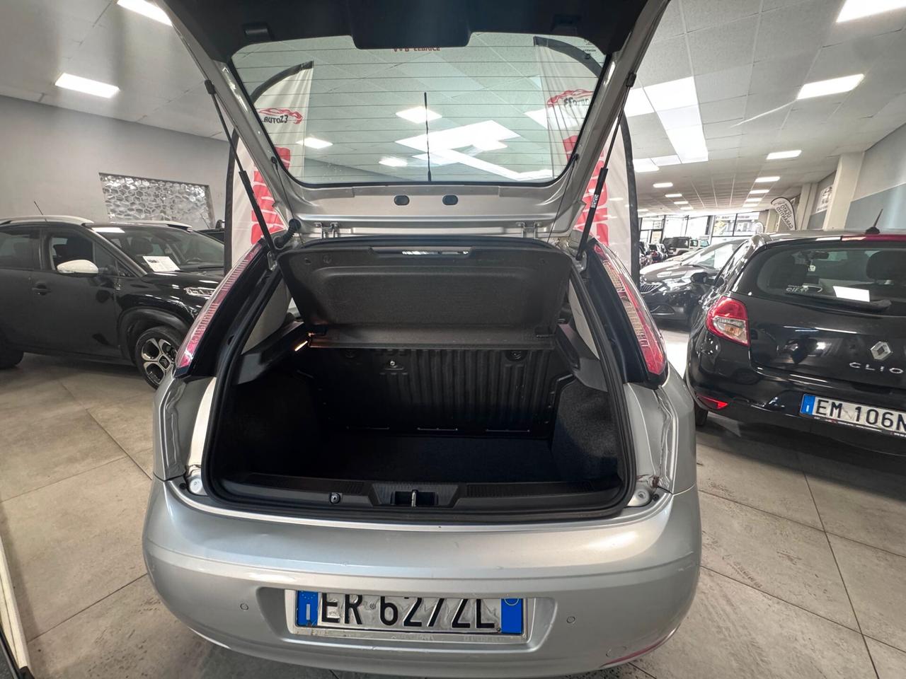 Fiat Punto 1.4 S&S 8V 5 porte Lounge cambio Automatico