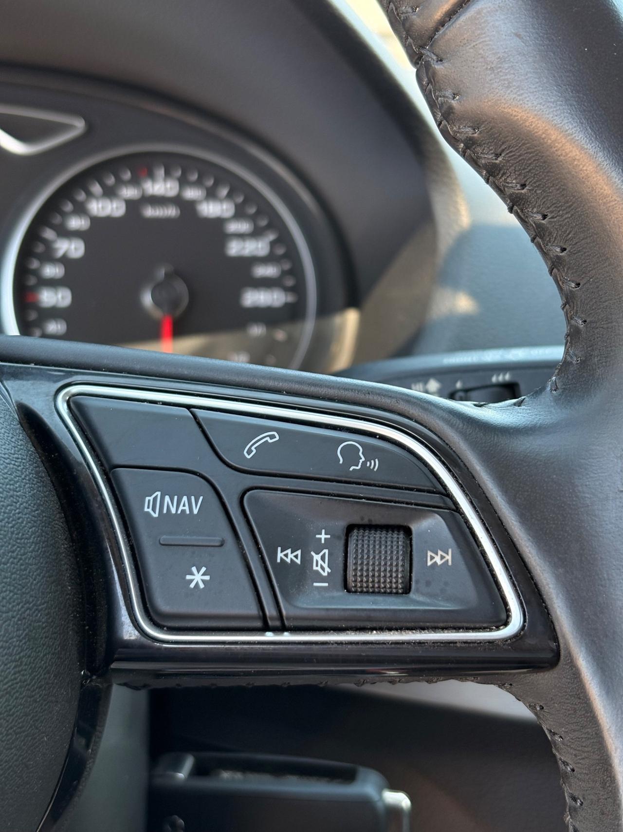 Audi Q2 35 TDI S tronic Admired