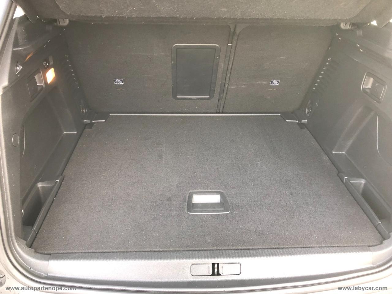 PEUGEOT 3008 BlueHDi 130 S&S Business