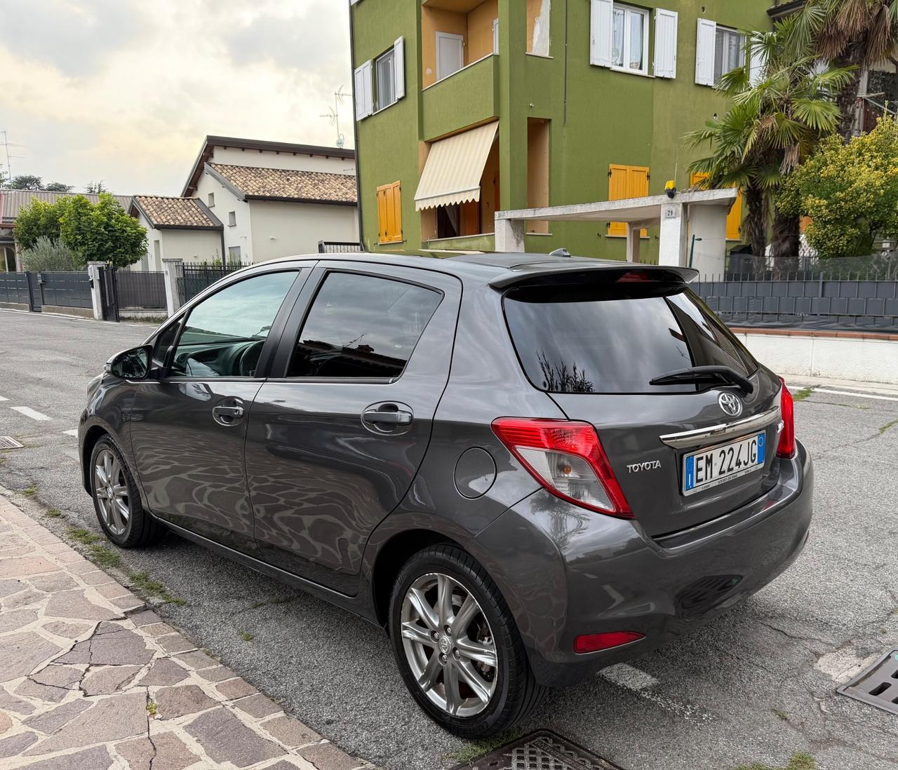 Toyota Yaris 1.3 5 porte Lounge