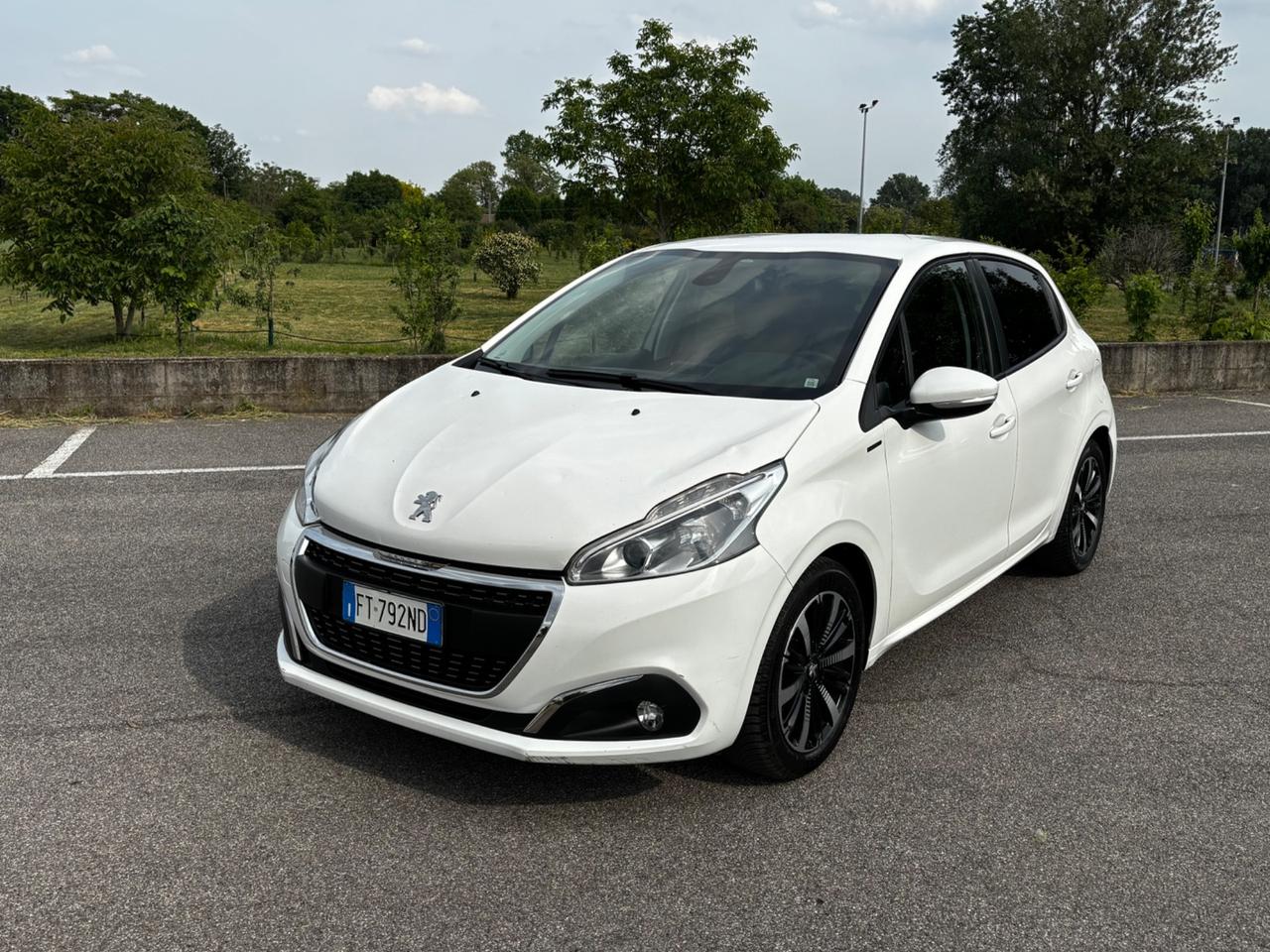 Peugeot 208 PureTech 82 Stop&Start 5 porte Signature