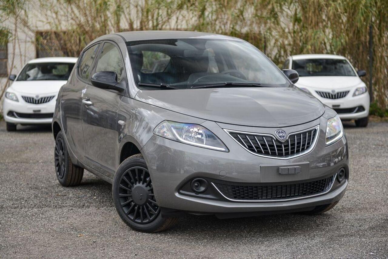LANCIA Ypsilon III 2021 - Ypsilon 1.0 firefly hybrid Silver s&s 70cv
